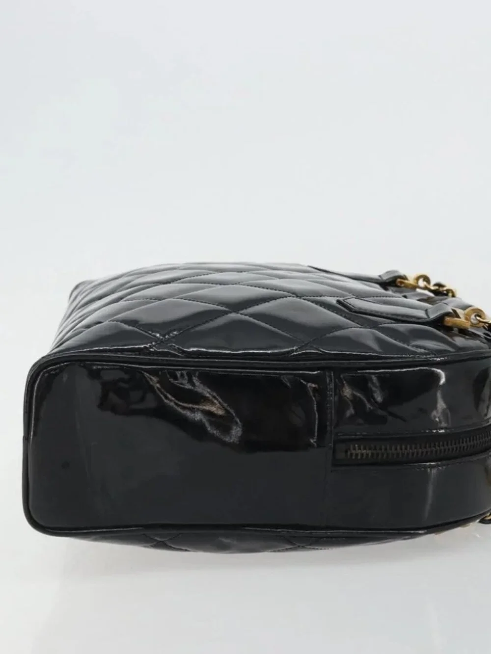 CHANEL Matelasse Chain Shoulder Bag Patent Leather Black Gold CC Auth YKZ1501